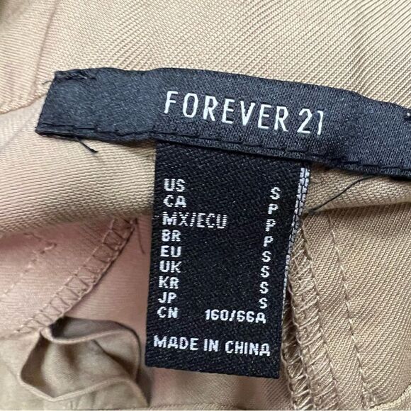 Forever 21 tan wide leg cargo pants with belt Sz S - Picture 4 of 8